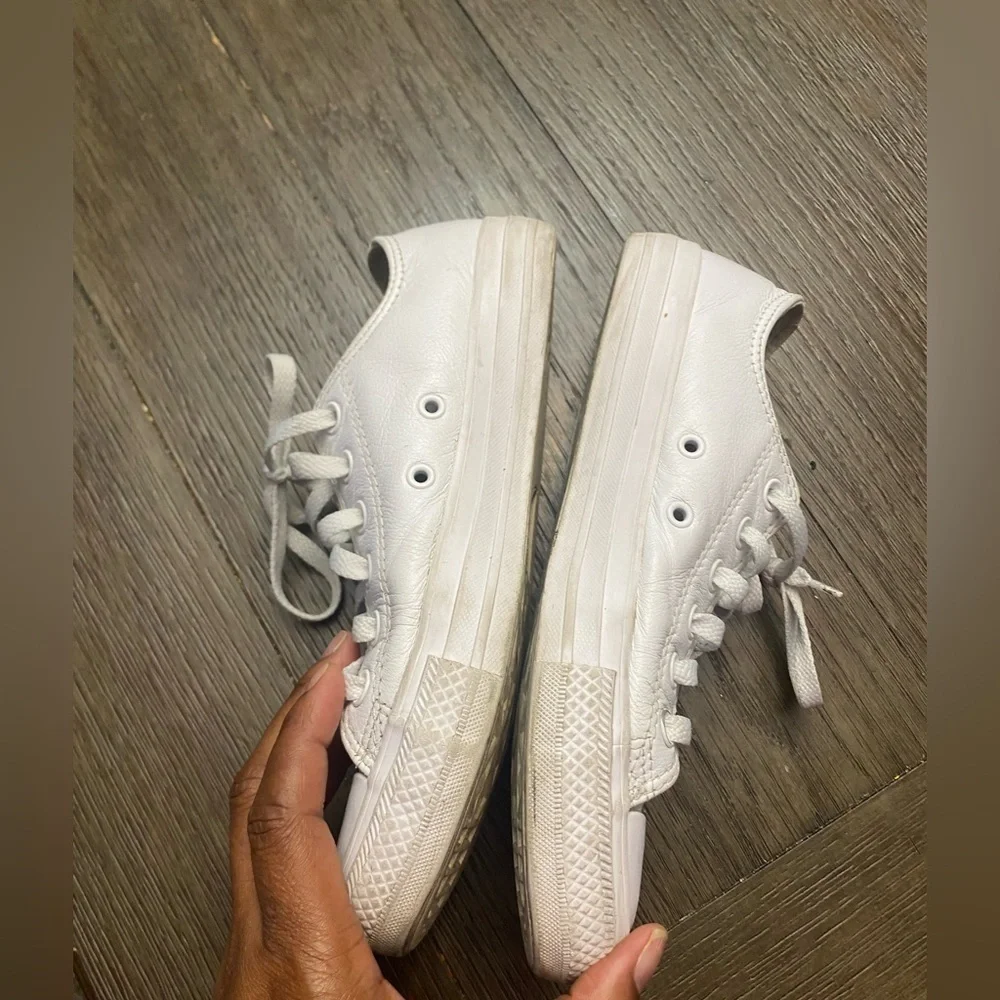 Converse ALL Star White Leather Sneakers Men 6 Women 8 White